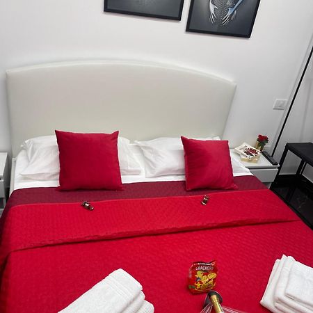 Lux House Naples Airport Hotel Exterior photo