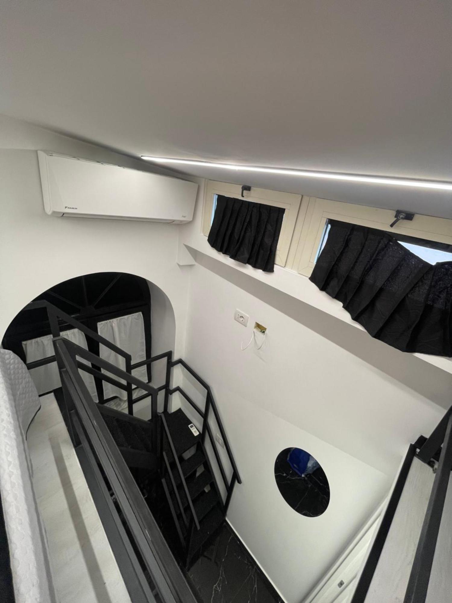 Lux House Naples Airport Hotel Exterior photo